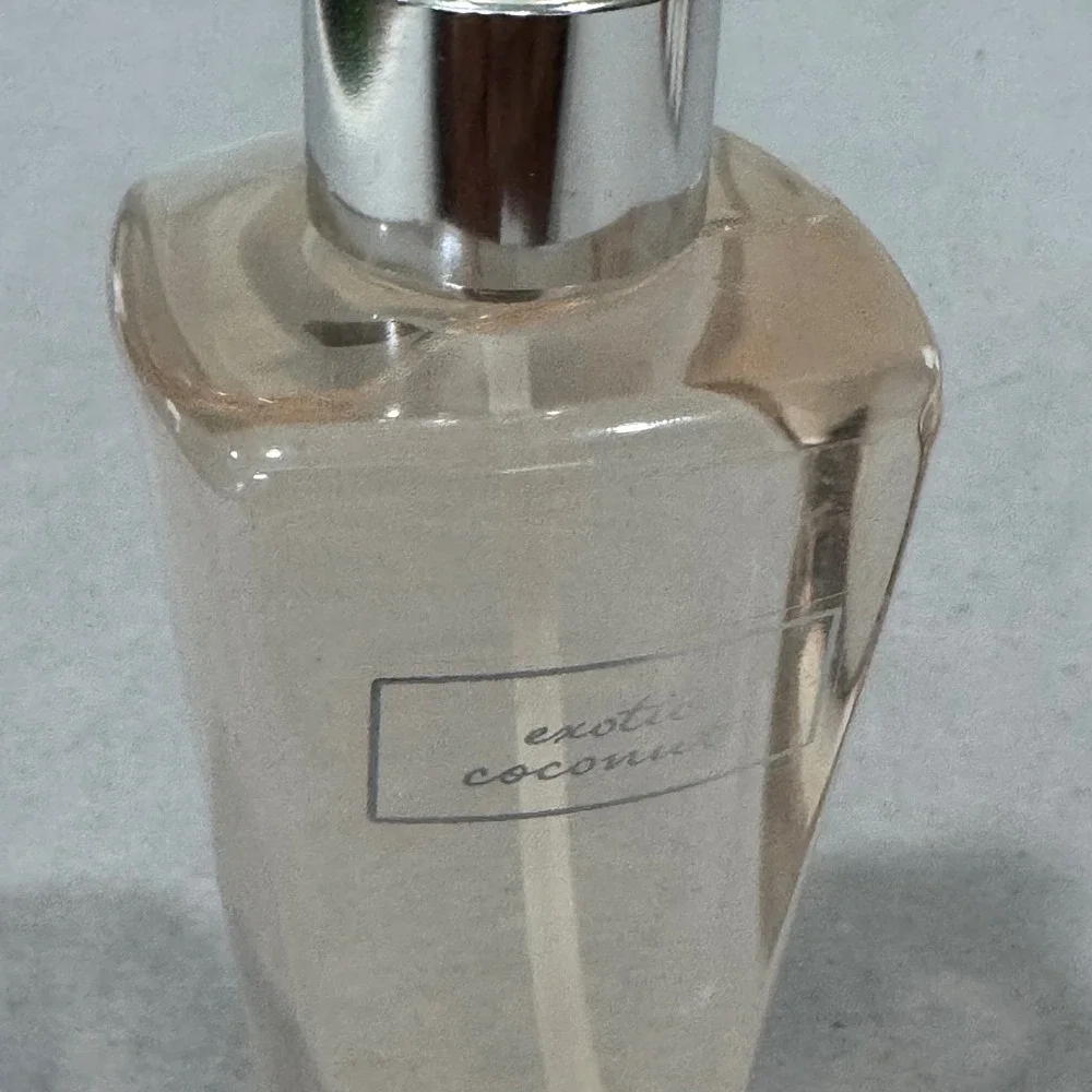 Bath & Body Works Fragrance Mist Women Exotic Coconut Vintage Spray